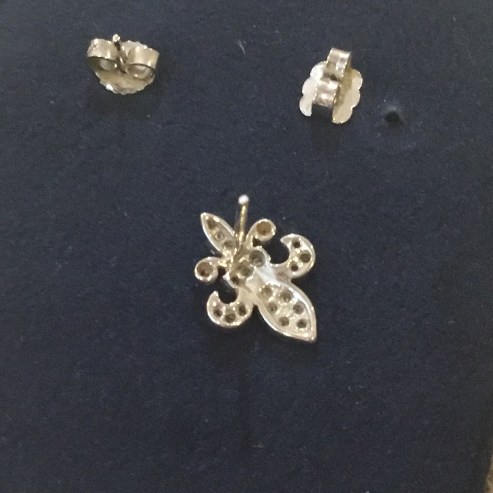 Diamond Earrings fleur de lis design - Picture 2 of 4